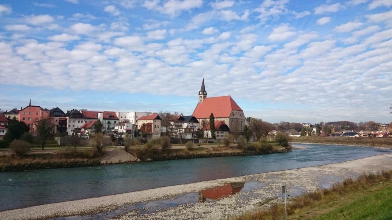 Ferienwohnung An Der Idyllischen Salzachschleife Naehe Salzburg Лауфен Экстерьер фото